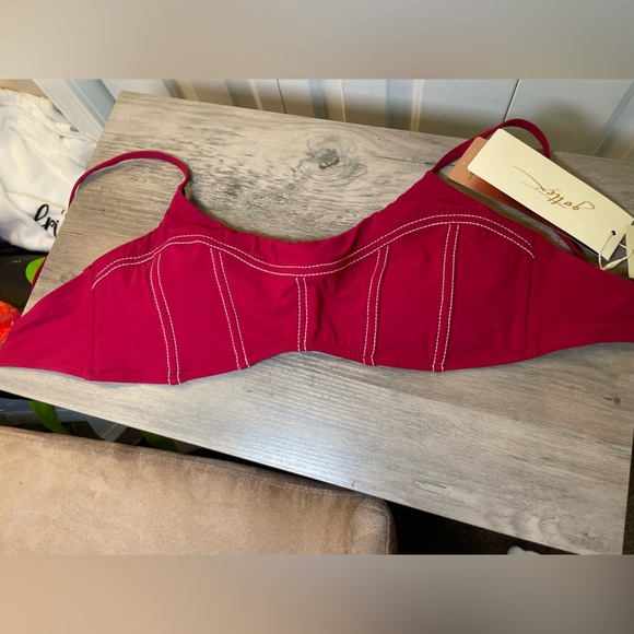 Gottex Classics Womans Raspberry Red Bikini Top Size 10 NWT White Contrast Beach - Picture 5 of 6